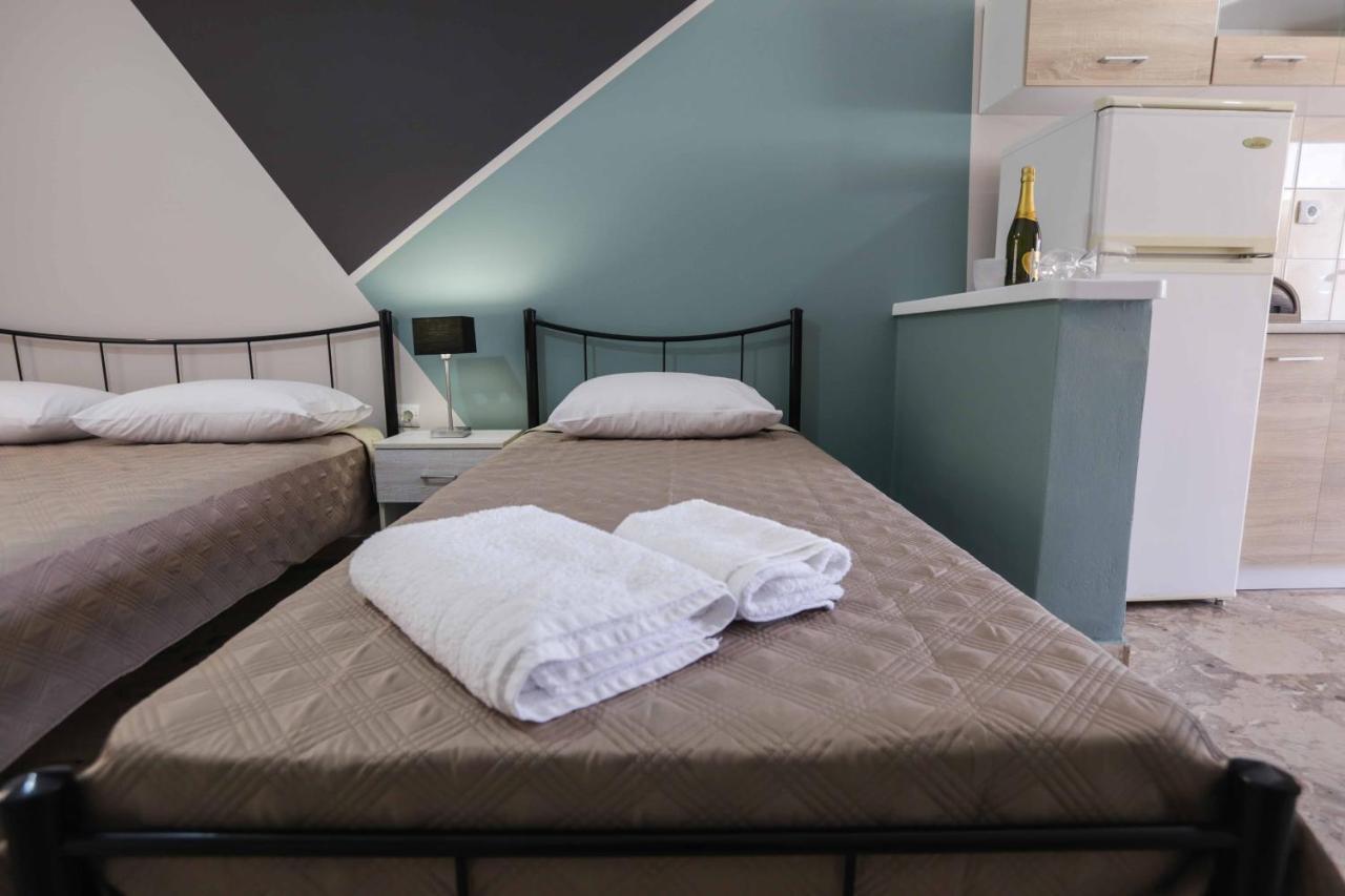Ak Village Rooms Drepano  Exteriör bild
